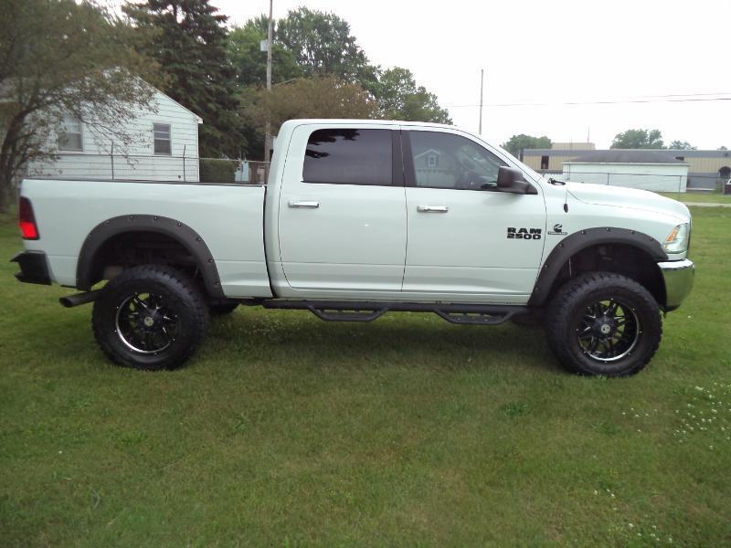RAM 2500 SLT Crew Cab SWB 4WD 2017