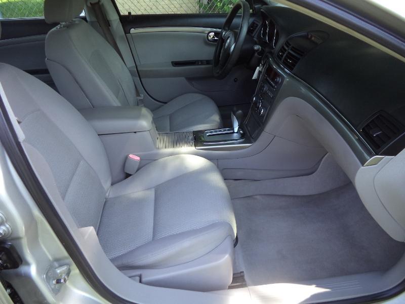 Saturn Aura XE 2007