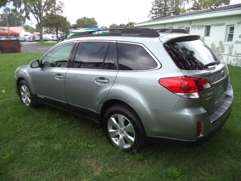 Subaru Outback 3.6R Limited 2011