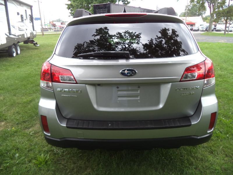 Subaru Outback 3.6R Limited 2011