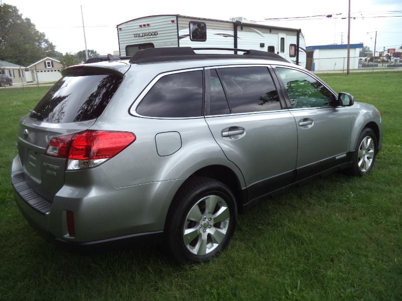 Subaru Outback 3.6R Limited 2011