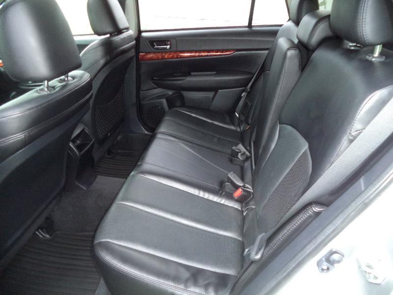 Subaru Outback 3.6R Limited 2011