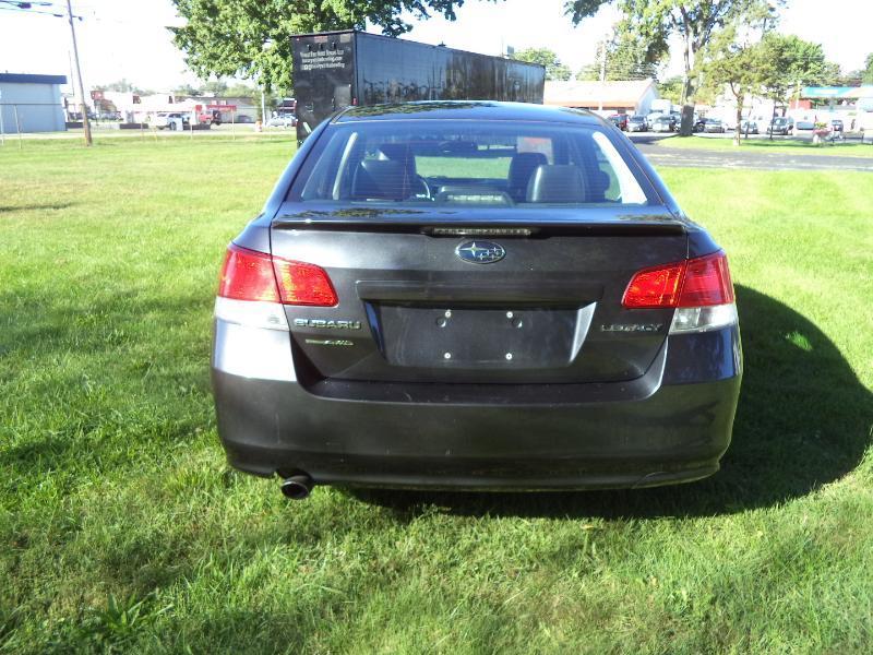 Subaru Legacy 2.5i Premium 2013