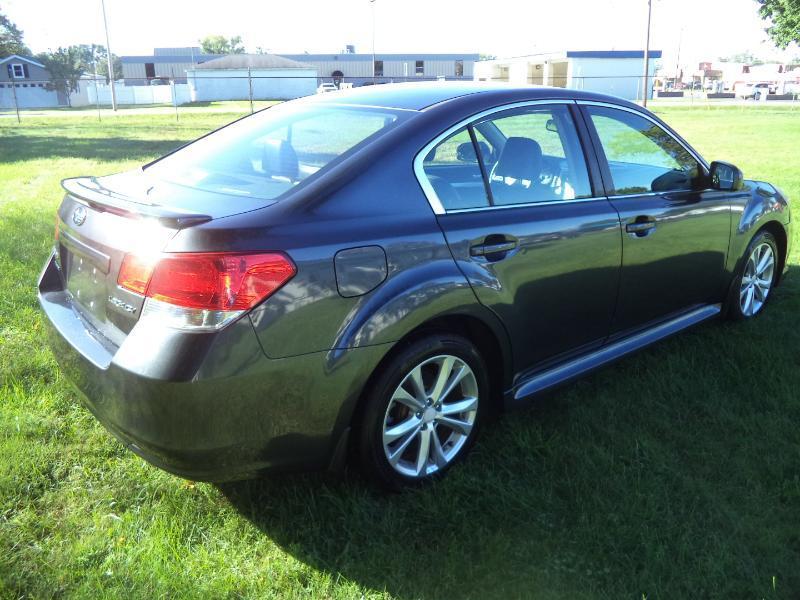 Subaru Legacy 2.5i Premium 2013