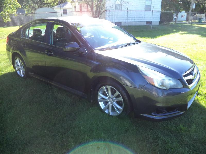 Subaru Legacy 2.5i Premium 2013