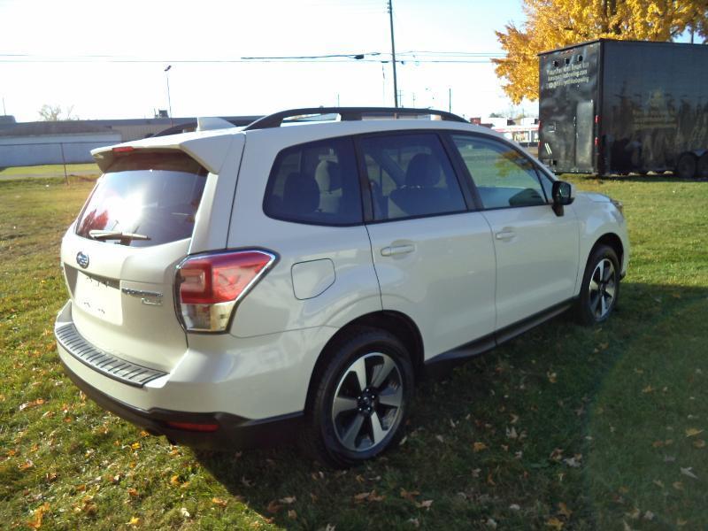 Subaru Forester 2.5i Premium PZEV CVT 2017