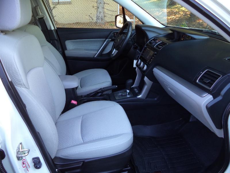 Subaru Forester 2.5i Premium PZEV CVT 2017