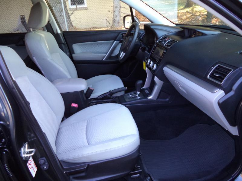 Subaru Forester 2.5i Premium PZEV CVT 2017