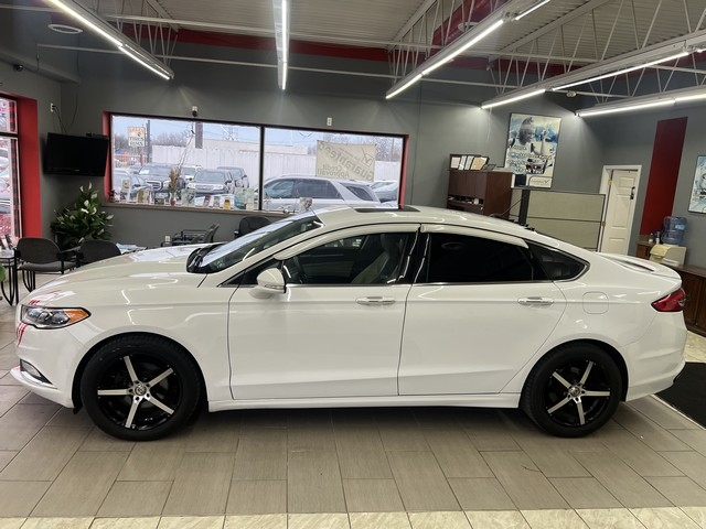 Ford Fusion Titanium FWD 2017