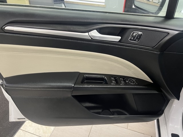 Ford Fusion Titanium FWD 2017