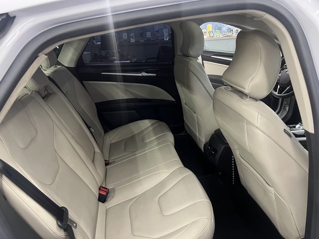 Ford Fusion Titanium FWD 2017