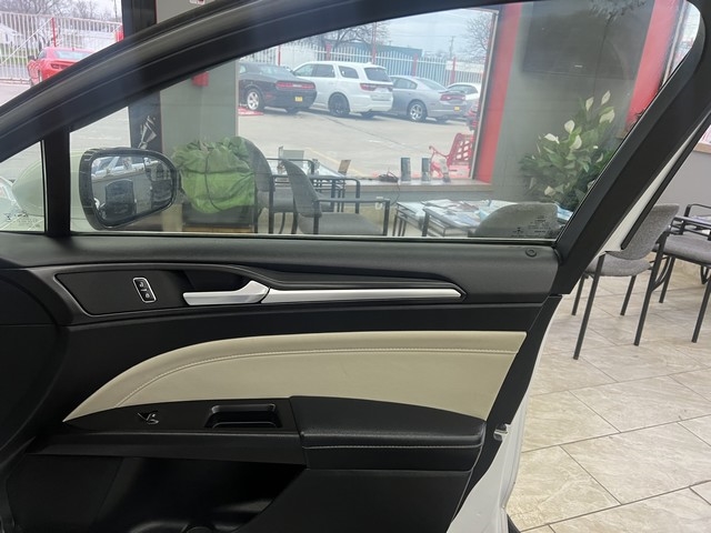 Ford Fusion Titanium FWD 2017