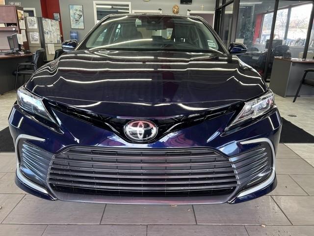 Toyota Camry SE Auto (Natl) 2021