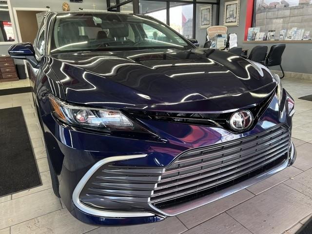 Toyota Camry SE Auto (Natl) 2021