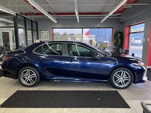 Toyota Camry SE Auto (Natl) 2021