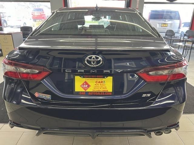 Toyota Camry SE Auto (Natl) 2021