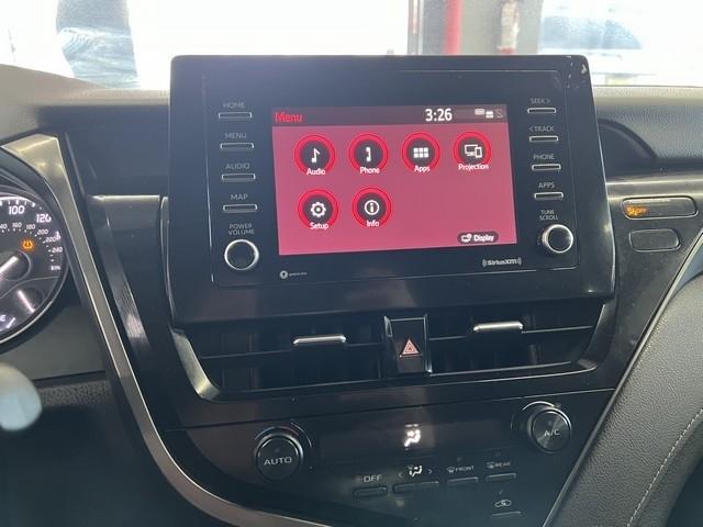 Toyota Camry SE Auto (Natl) 2021