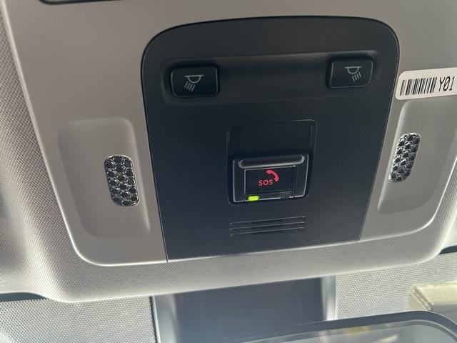 Toyota Camry SE Auto (Natl) 2021