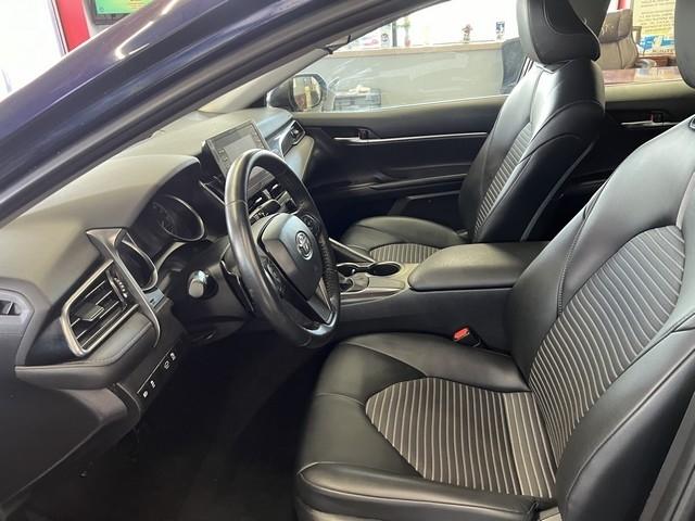 Toyota Camry SE Auto (Natl) 2021