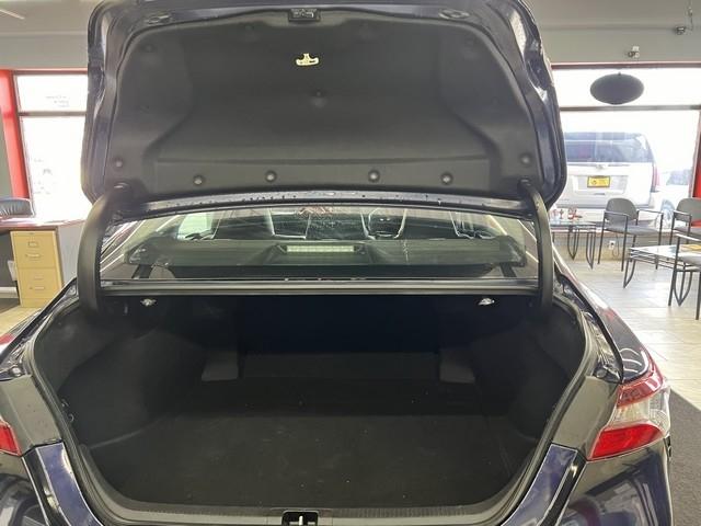 Toyota Camry SE Auto (Natl) 2021