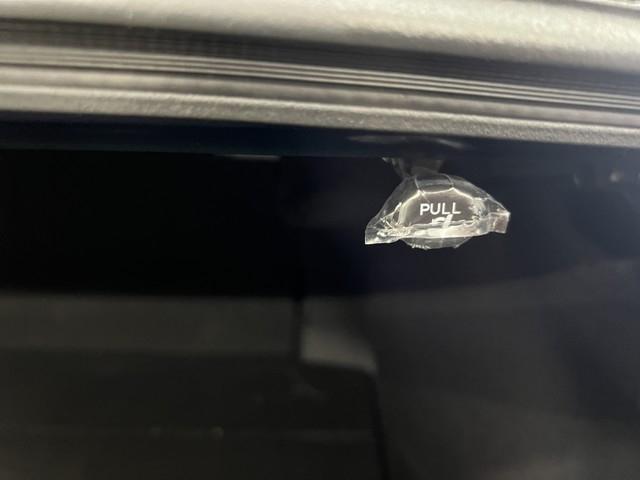 Toyota Camry SE Auto (Natl) 2021