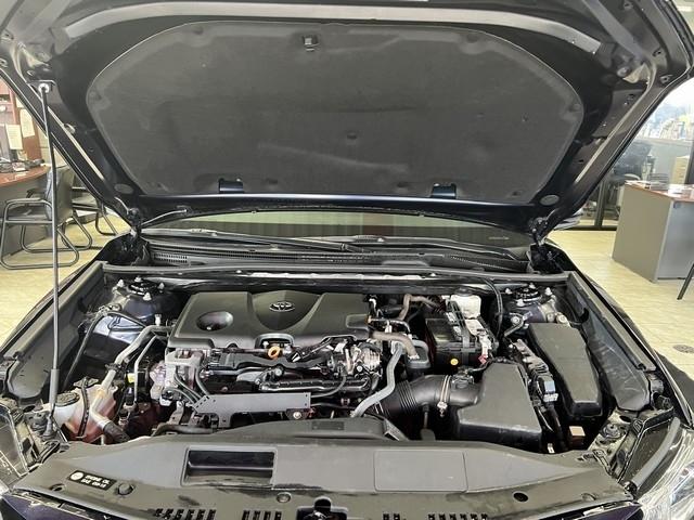 Toyota Camry SE Auto (Natl) 2021