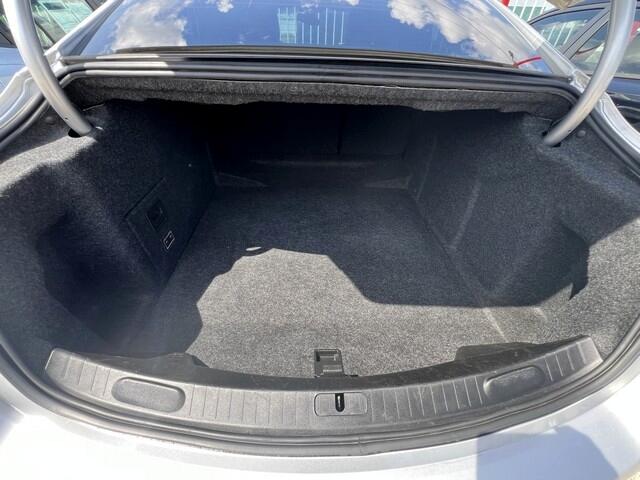 Chevrolet Impala 4dr Sdn LT w/1LT 2019 Chevrolet Impala 4dr Sdn LT w/1LT 2019