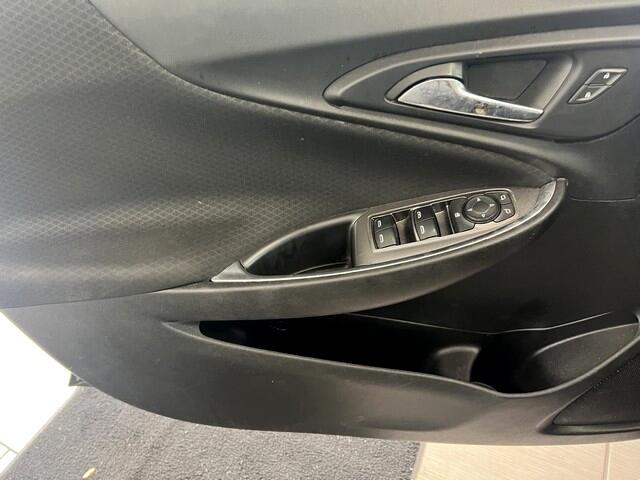 Chevrolet Malibu 4dr Sdn LT w/1LT 2018 Chevrolet Malibu 4dr Sdn LT w/1LT 2018