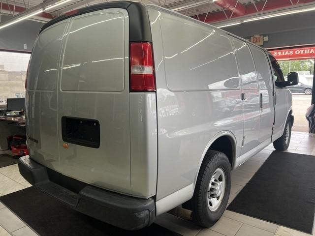 Chevrolet Express Cargo Van RWD 2500 135" 2017