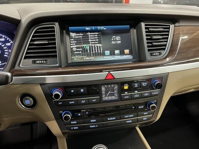 Hyundai Genesis 4dr Sdn V6 3.8L AWD 2016