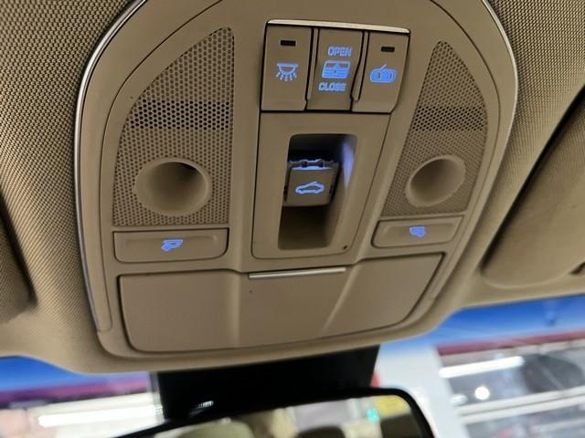 Hyundai Genesis 4dr Sdn V6 3.8L AWD 2016