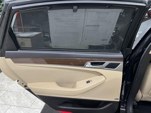 Hyundai Genesis 4dr Sdn V6 3.8L AWD 2016