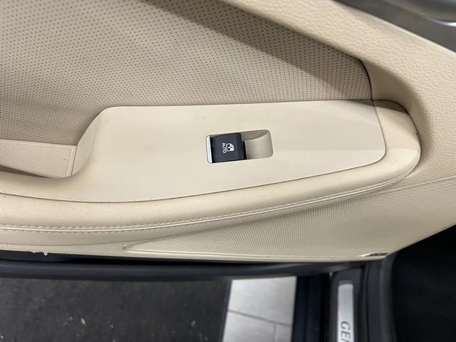 Hyundai Genesis 4dr Sdn V6 3.8L AWD 2016