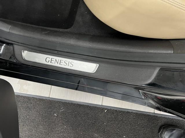 Hyundai Genesis 4dr Sdn V6 3.8L AWD 2016