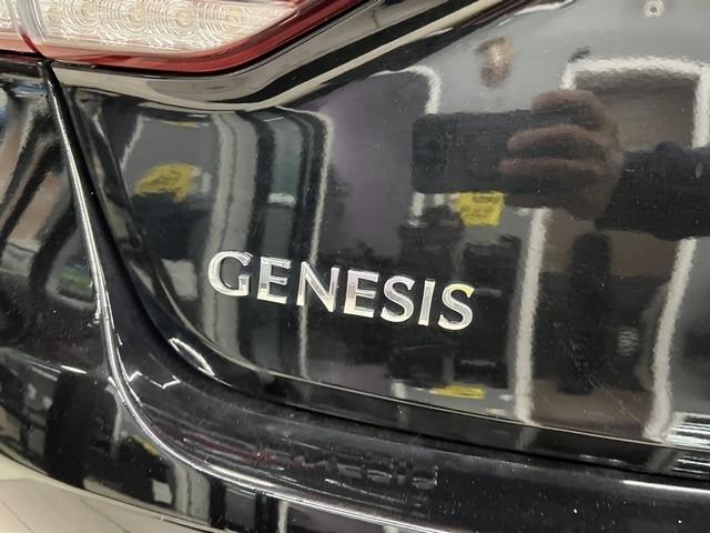 Hyundai Genesis 4dr Sdn V6 3.8L AWD 2016