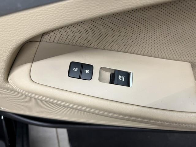 Hyundai Genesis 4dr Sdn V6 3.8L AWD 2016