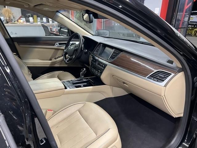 Hyundai Genesis 4dr Sdn V6 3.8L AWD 2016