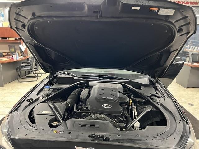 Hyundai Genesis 4dr Sdn V6 3.8L AWD 2016