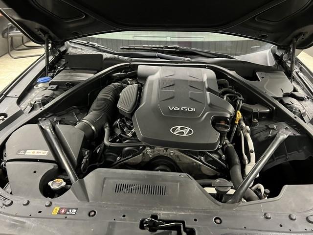 Hyundai Genesis 4dr Sdn V6 3.8L AWD 2016