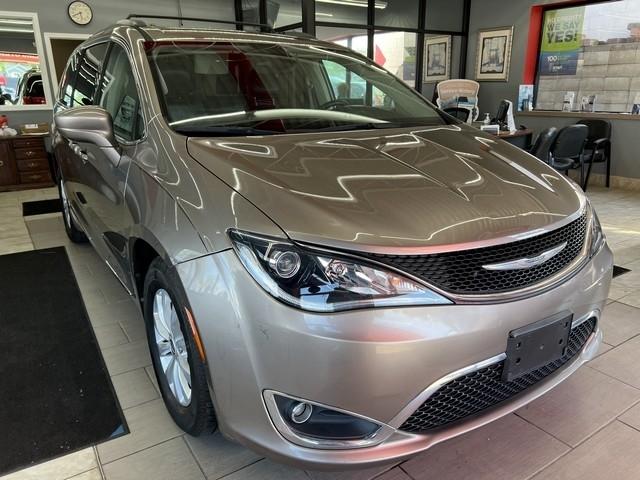 Chrysler Pacifica Touring-L FWD 2017