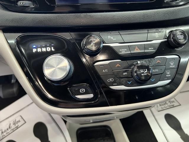 Chrysler Pacifica Touring-L FWD 2017