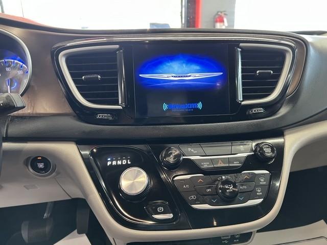 Chrysler Pacifica Touring-L FWD 2017