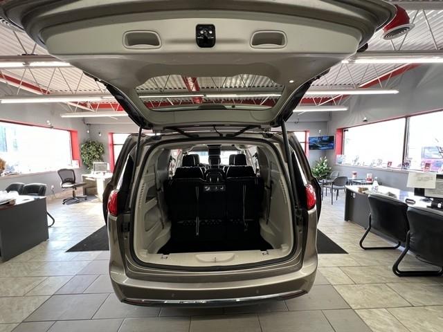 Chrysler Pacifica Touring-L FWD 2017