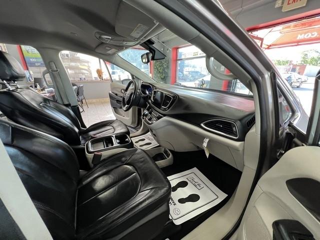 Chrysler Pacifica Touring-L FWD 2017