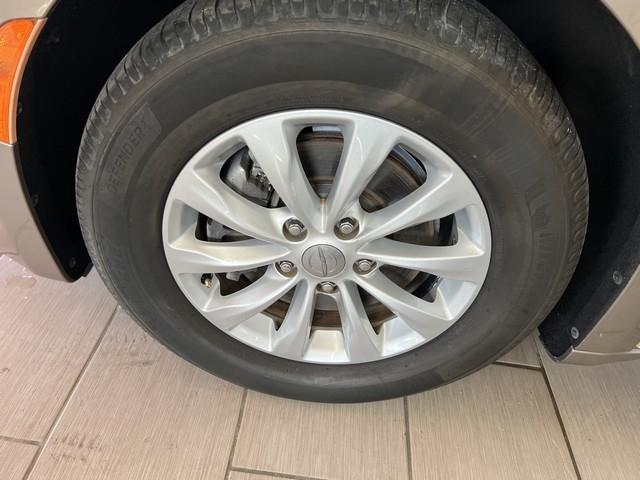 Chrysler Pacifica Touring-L FWD 2017