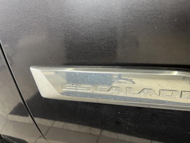 Cadillac Escalade 4WD 4dr Luxury 2015