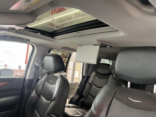 Cadillac Escalade 4WD 4dr Luxury 2015