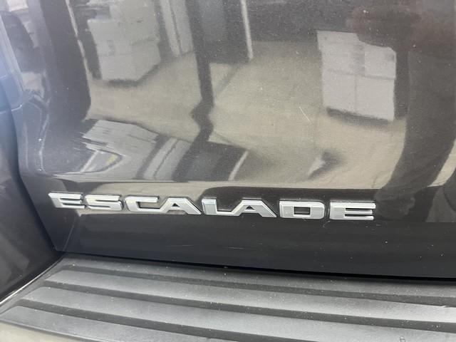 Cadillac Escalade 4WD 4dr Luxury 2015