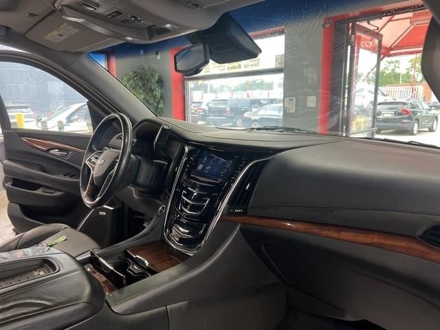 Cadillac Escalade 4WD 4dr Luxury 2015