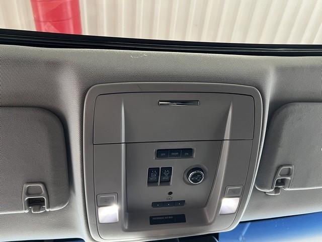 GMC Yukon XL 4WD 4dr Denali 2017